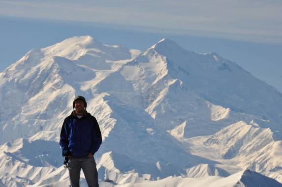 O colossal Denali ainda está a 30 km de distância! (Denali National Park, no Alaska)